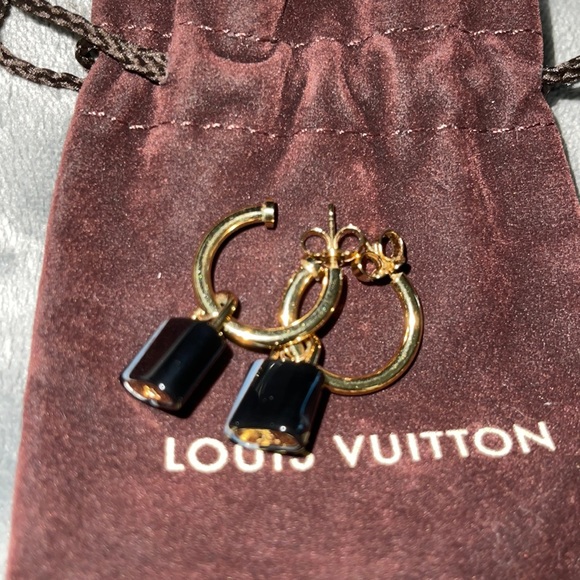 Louis Vuitton, Preloved, 100% authentic earrings beautiful set comes with DB. - Picture 3 of 10
